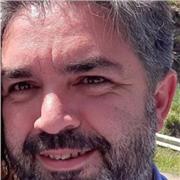 Me encanta la enseñanza. Desde el sector inmobiliario, pasando por formacion a empresa del mundo de la moda, formación a nivel politico y en el mundo asegurador,...me defino como un apasionado de la enseñanza.
Hace ya diez años imparti en Marbella un curs